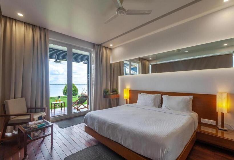 استراحتگاه Stayvista At The Rain River Villa With Infinity Pool