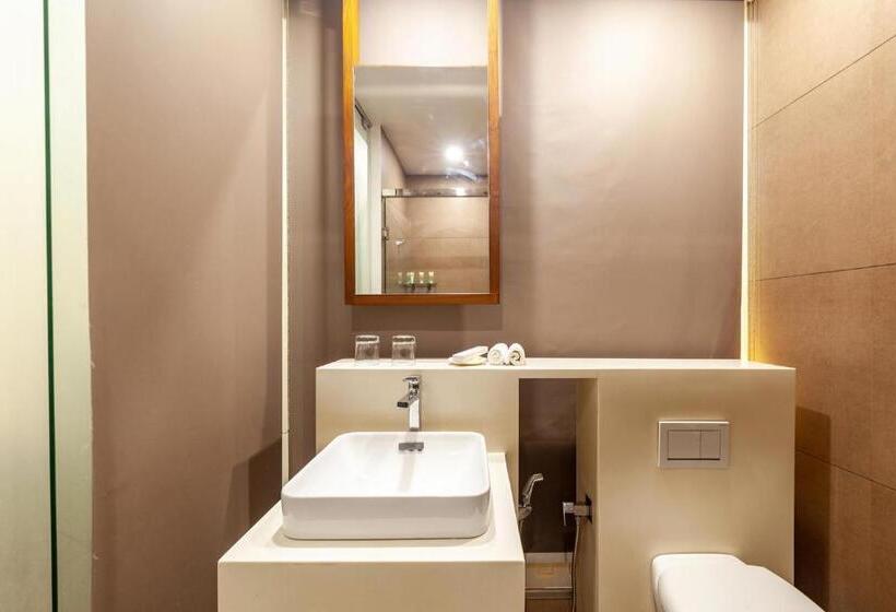 استراحتگاه Stayvista At The Rain River Villa With Infinity Pool