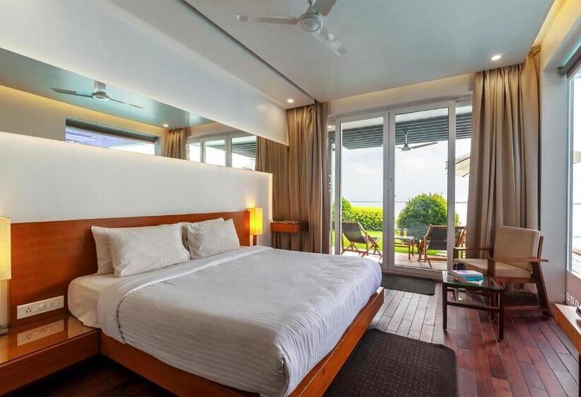 استراحتگاه Stayvista At The Rain River Villa With Infinity Pool