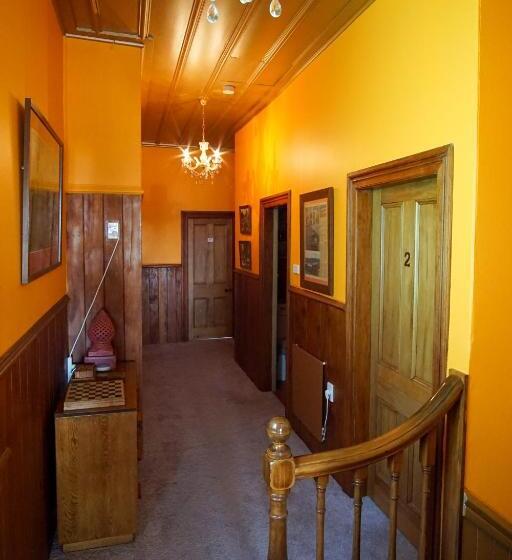 Sea Breeze B & B