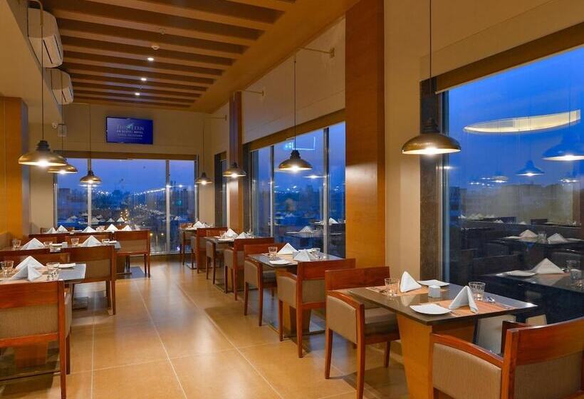 בית מלון כפרי The Fern, Vadodara