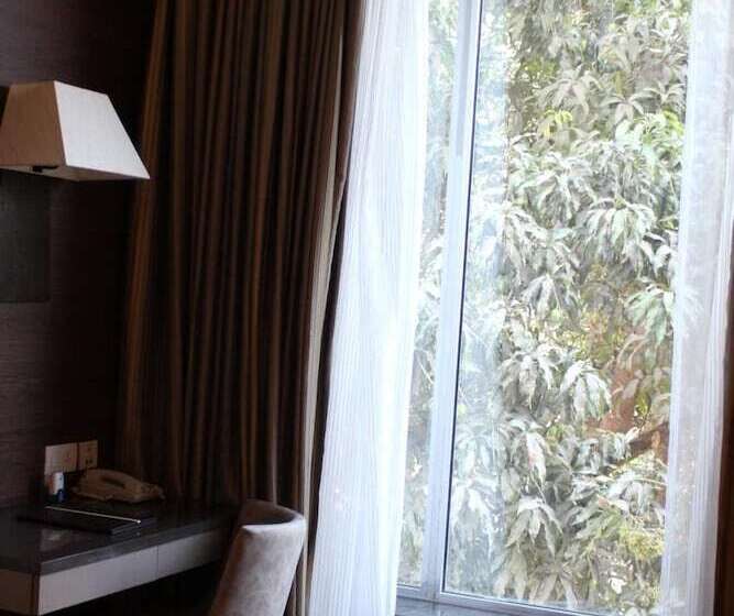 בית מלון כפרי The Fern, Vadodara