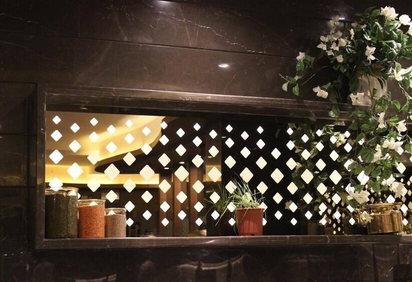 בית מלון כפרי The Fern, Vadodara