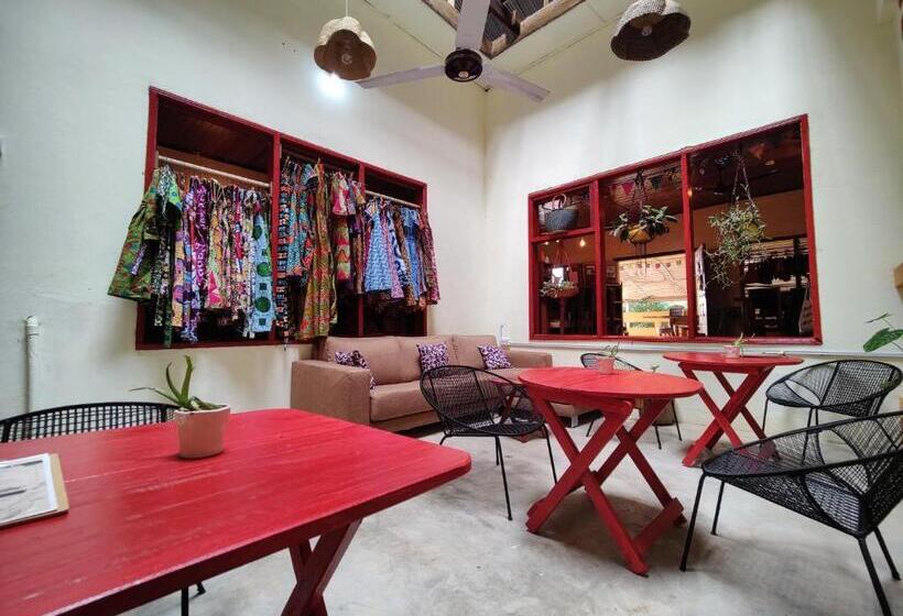 Tumi Hostel