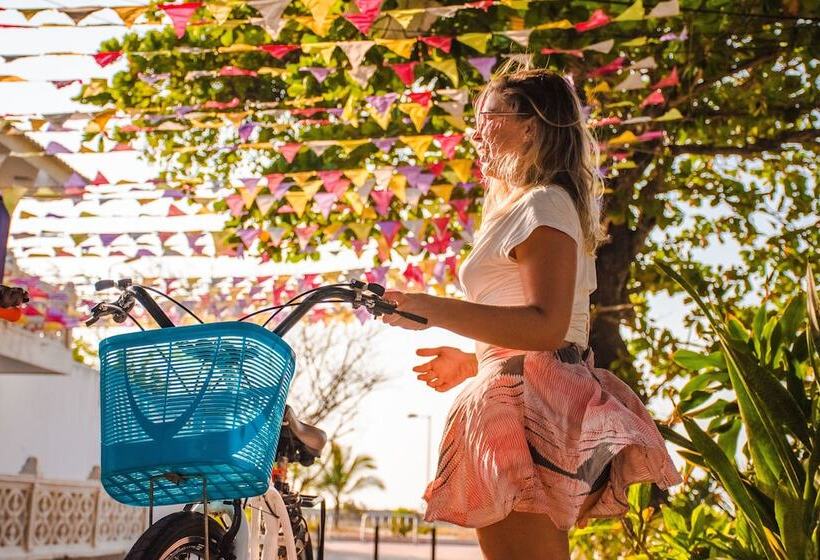 Wonderland Hostel By Gb Collection