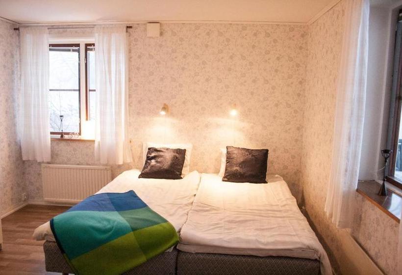 Bed and Breakfast Brovaktarstugan