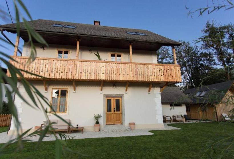 تختخواب و صبحانه Butterfly Lodge