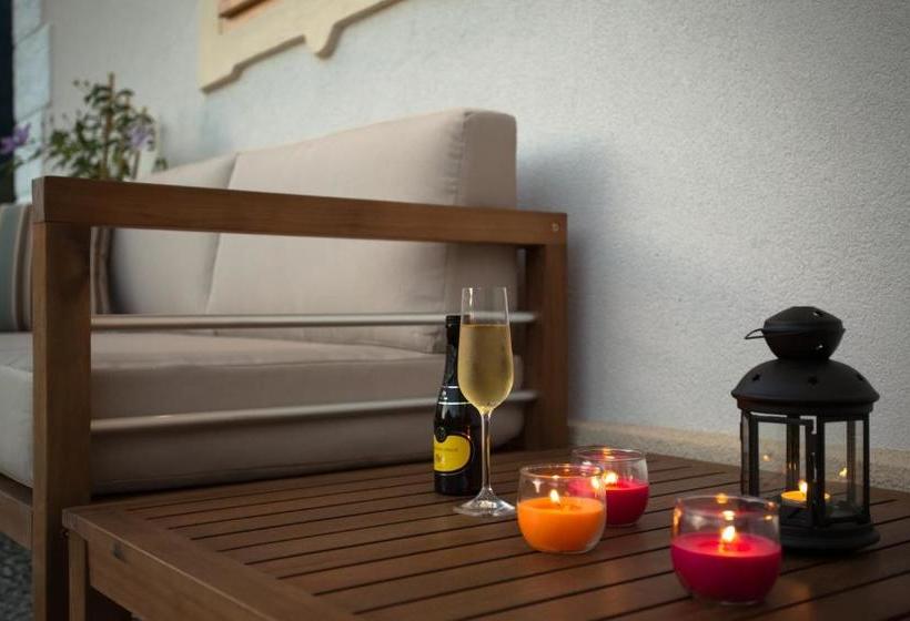 تختخواب و صبحانه Butterfly Lodge