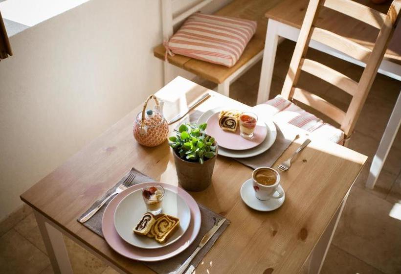 تختخواب و صبحانه Butterfly Lodge