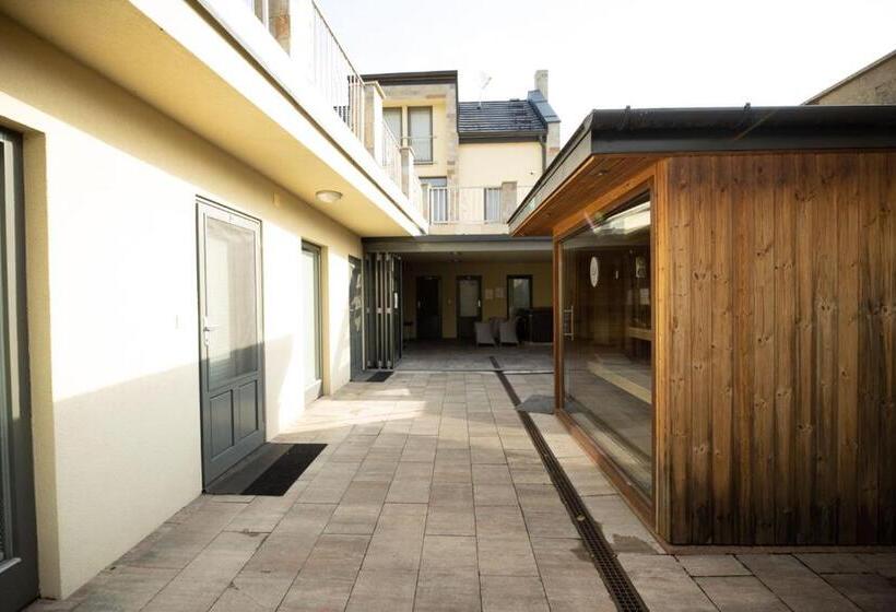 مبيت وإفطار Flamingó Panzió és Borház