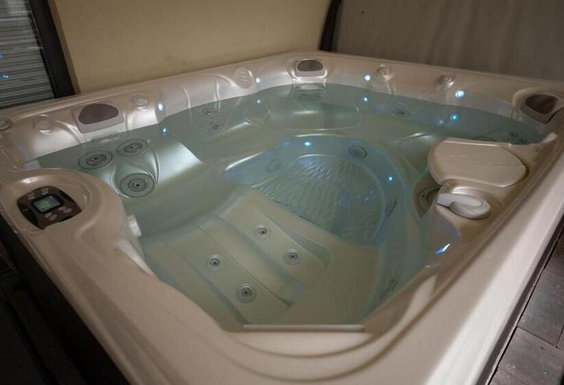 مبيت وإفطار Flamingó Panzió és Borház