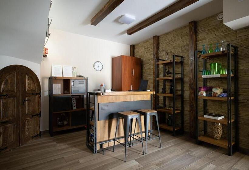 مبيت وإفطار Flamingó Panzió és Borház