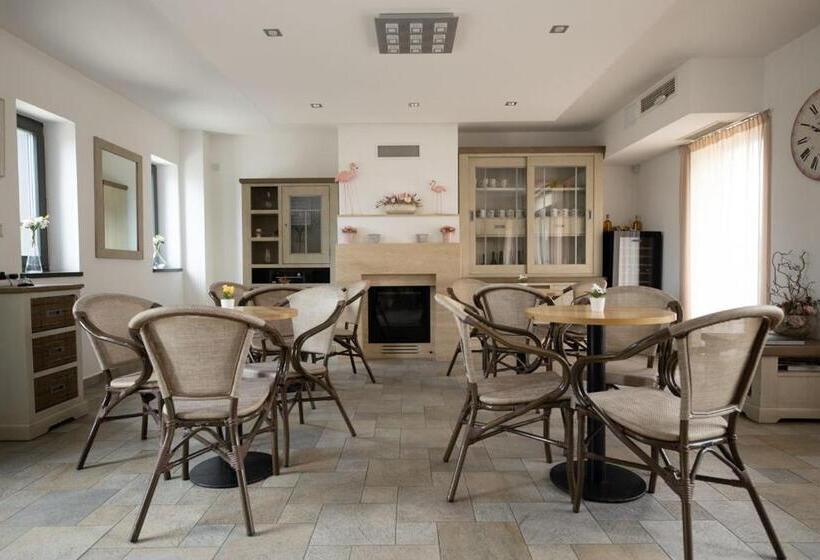 مبيت وإفطار Flamingó Panzió és Borház