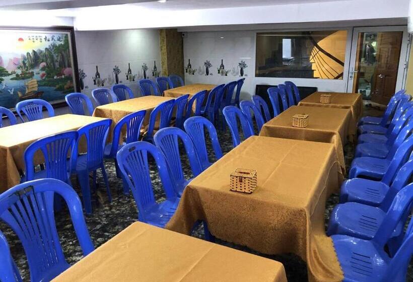 تختخواب و صبحانه Green Mountain Hostel