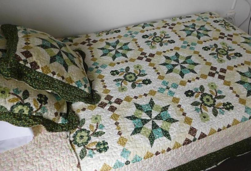 تختخواب و صبحانه Hostal Familiar La Alborada