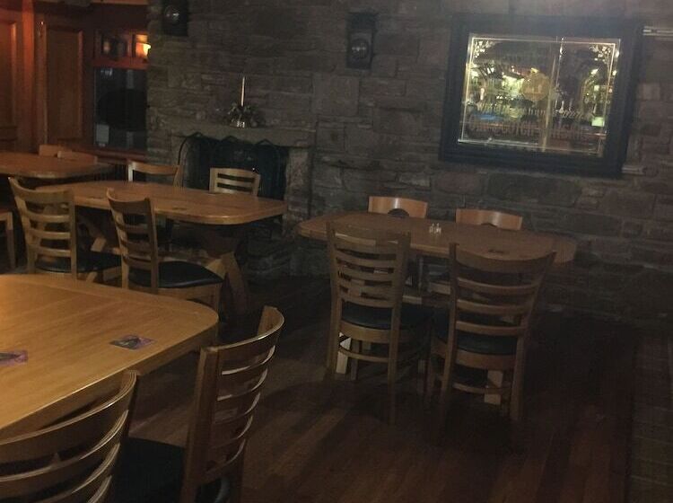 مبيت وإفطار The Harvest Coaching Inn