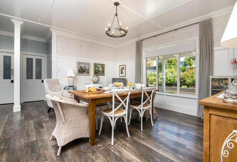 צימר Willow S Green