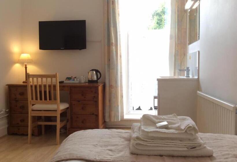 Cavell House Bed And Breakfast