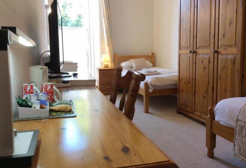 Cavell House Bed And Breakfast