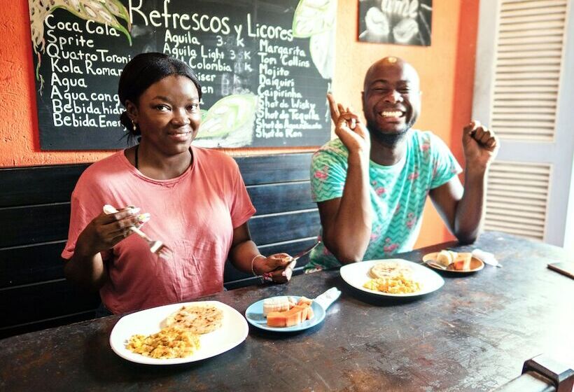 בית מלון כפרי Aluna Hostel B&b