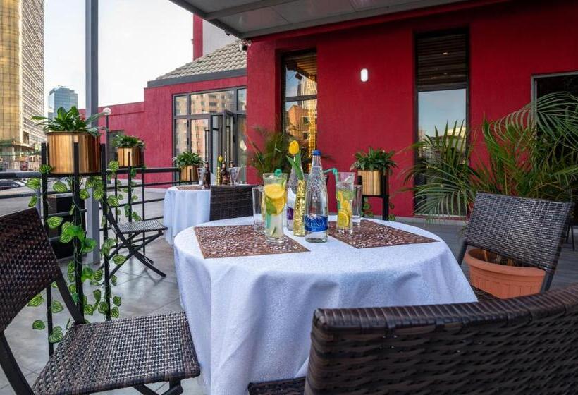 هتل Edelweiss Art