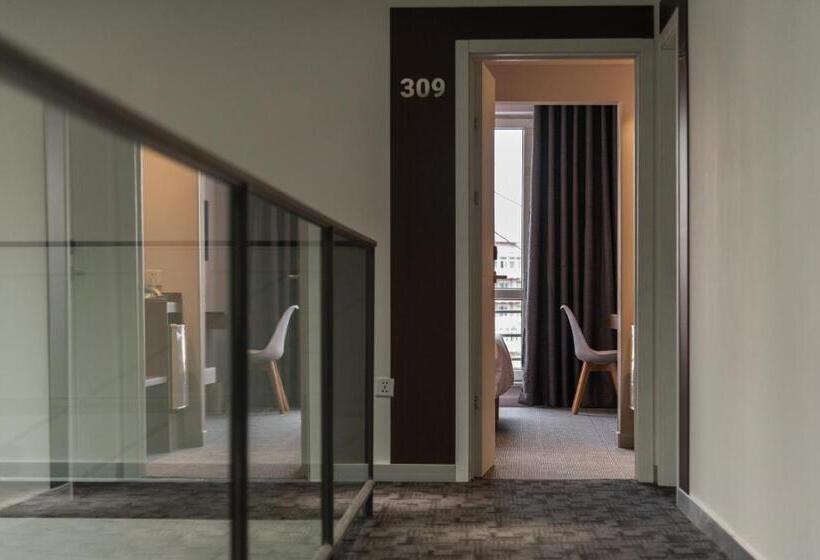 هتل Edelweiss Art