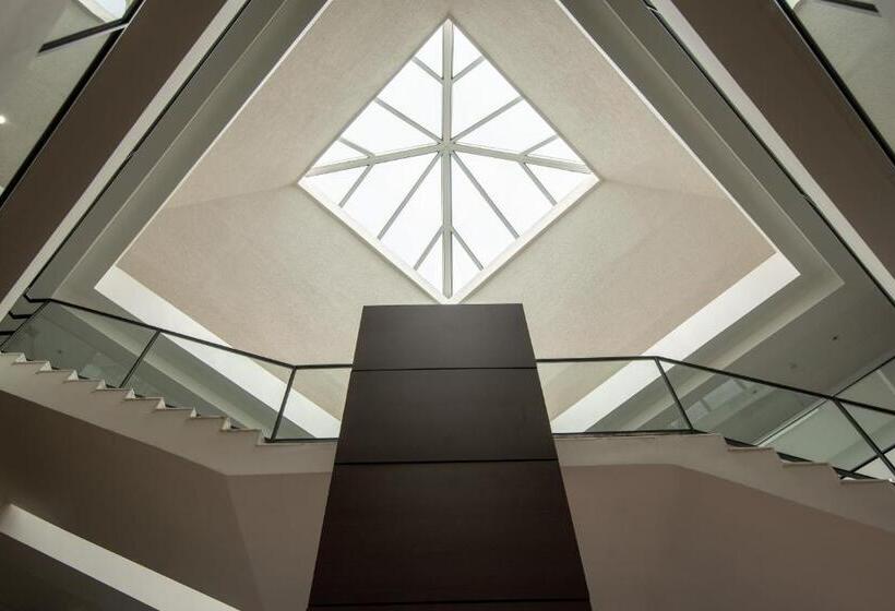 هتل Edelweiss Art