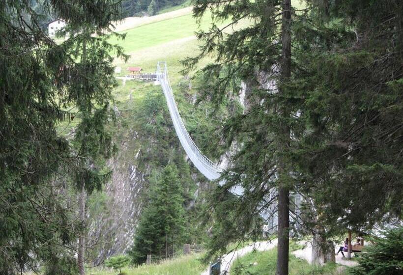 Отель Gasthof Sonne Häselgehr