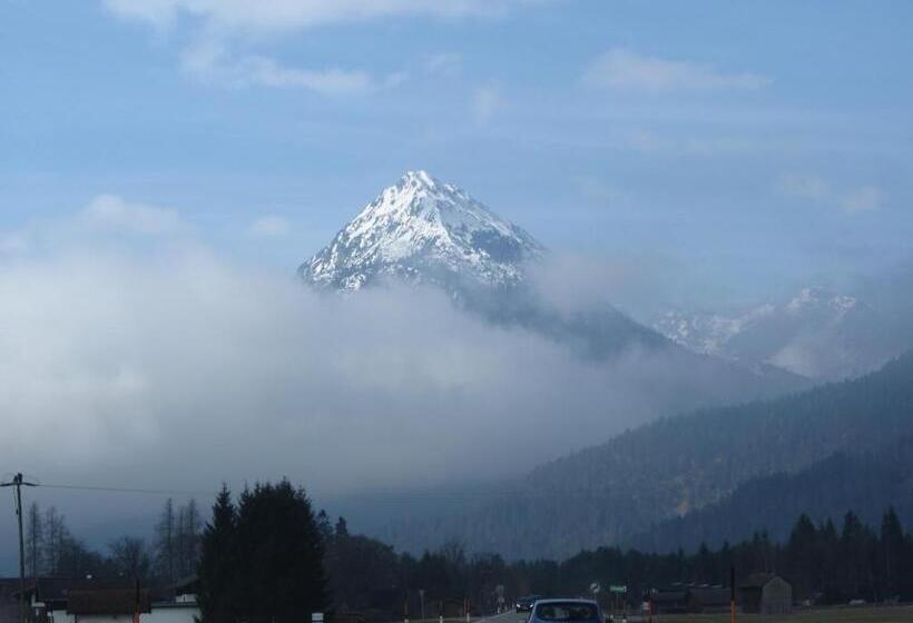 Отель Gasthof Sonne Häselgehr
