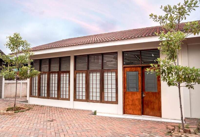 فندق Legreen Suite Supomo