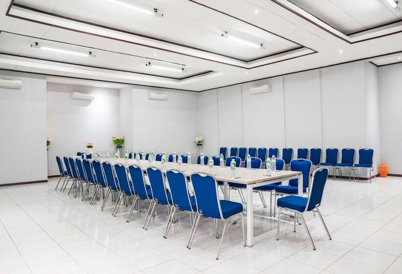 Hotel Legreen Suite Supomo