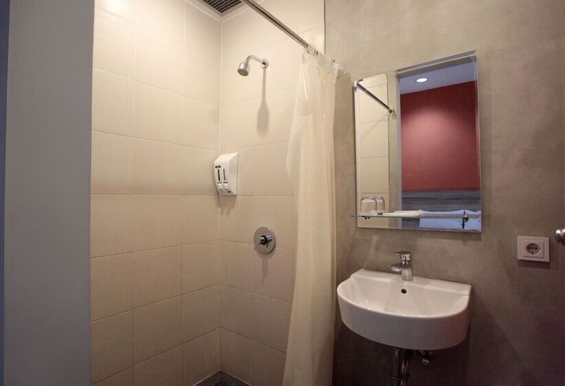 فندق Legreen Suite Supomo