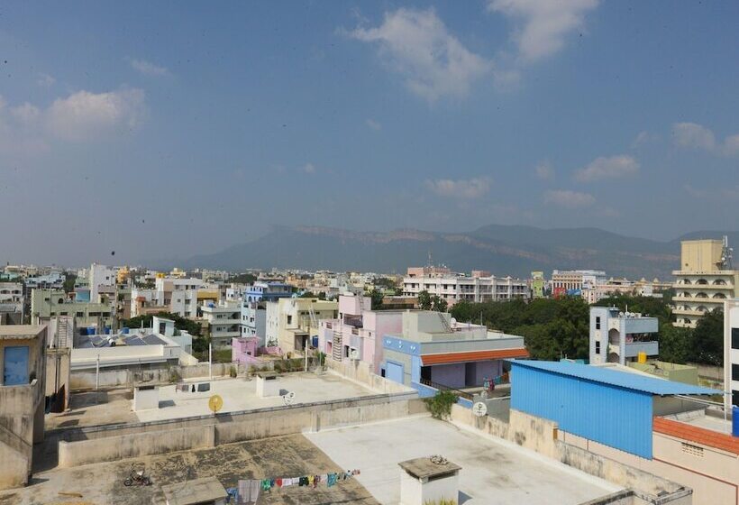 Hotel Oyo 9226 Near Railway Station