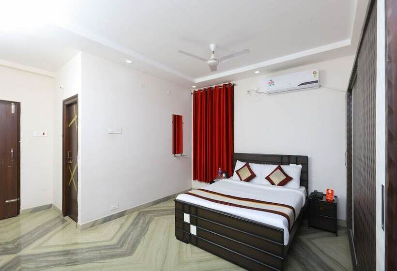 Hotel Oyo 9226 Near Railway Station