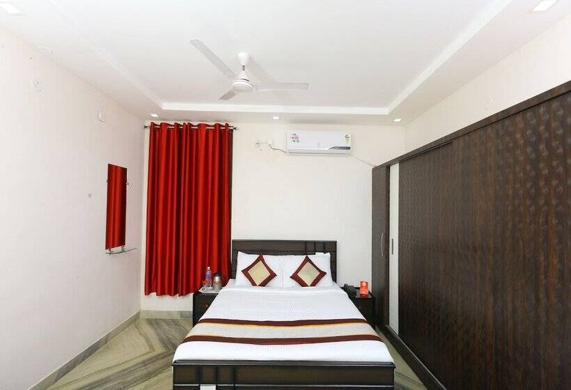 Hotel Oyo 9226 Near Railway Station