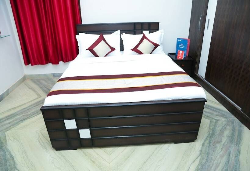 Hotel Oyo 9226 Near Railway Station