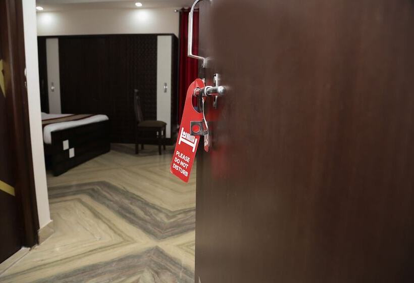 Hotel Oyo 9226 Near Railway Station