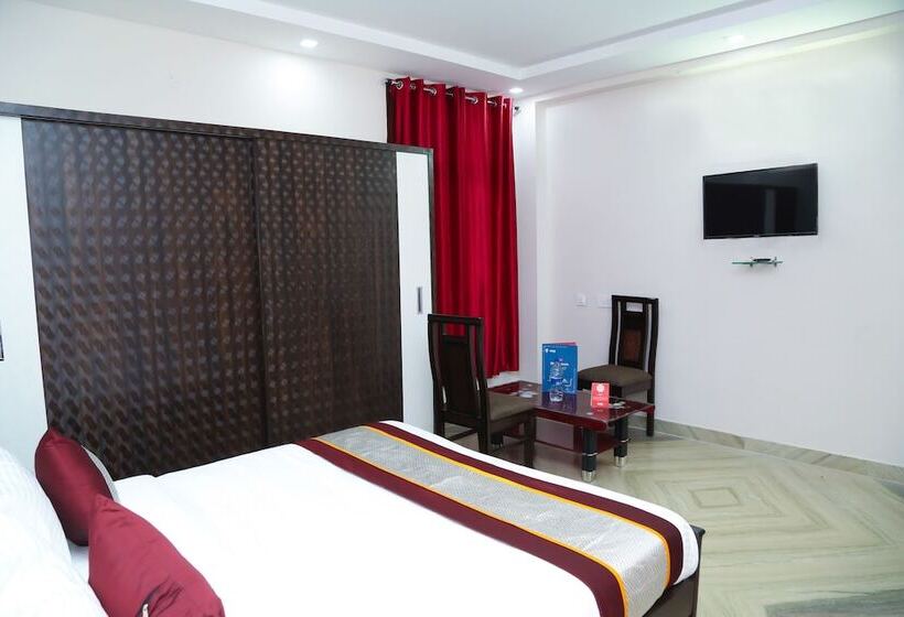 Hotel Oyo 9226 Near Railway Station