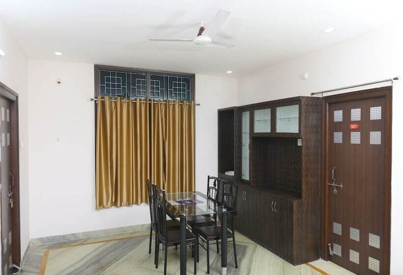 Hotel Oyo 9226 Near Railway Station