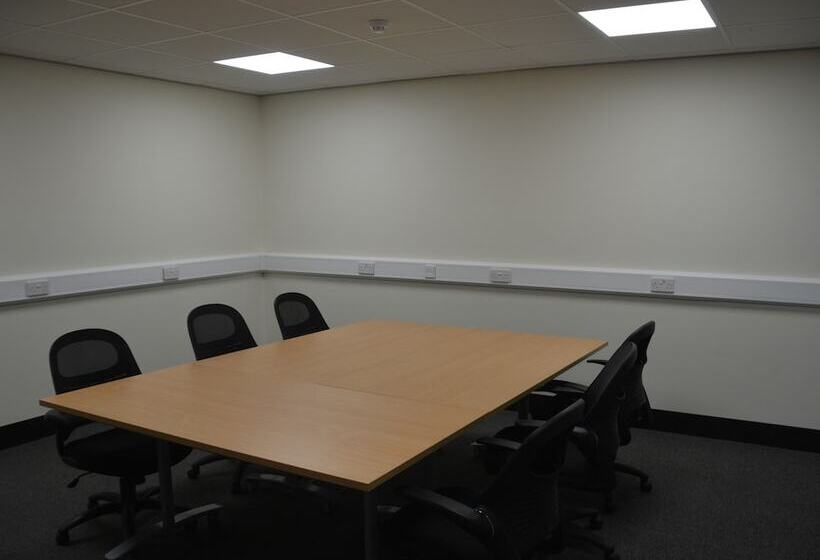 בית מלון כפרי Raglan Lodge