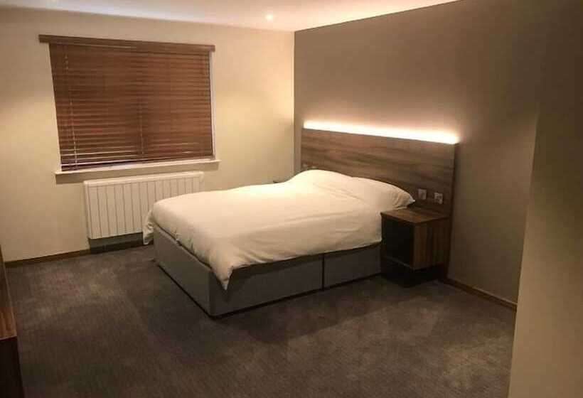 فندق Raglan Lodge