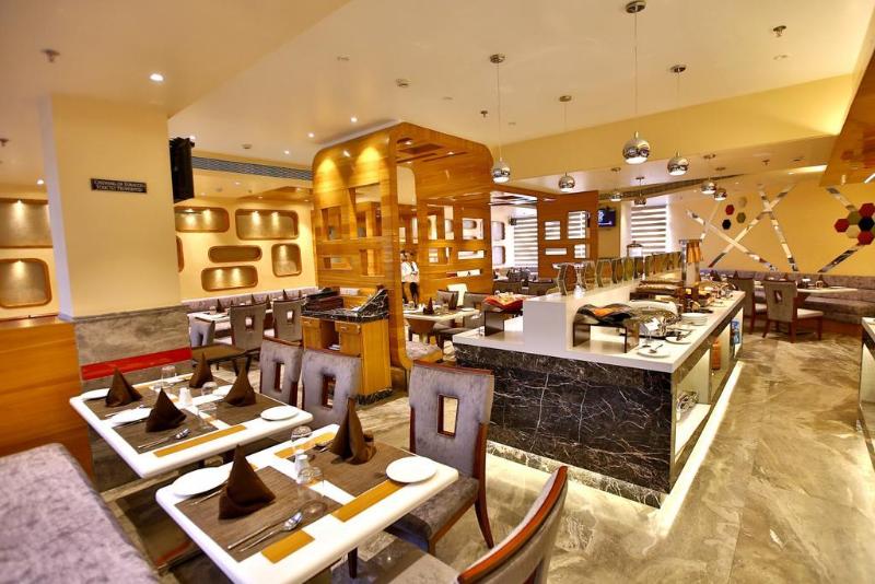 فندق Regenta Central The Crystal Kanpur