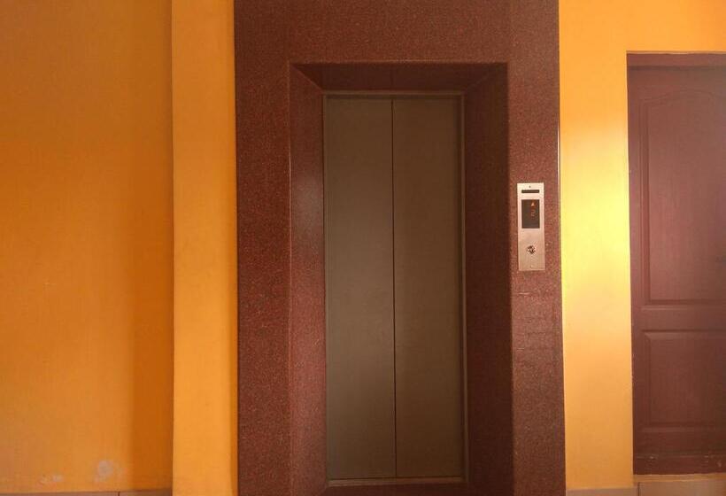 ホテル Sandra Palace