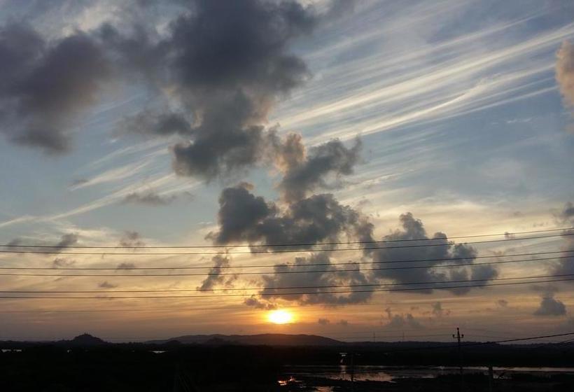 Отель Sea Lagoon Beach