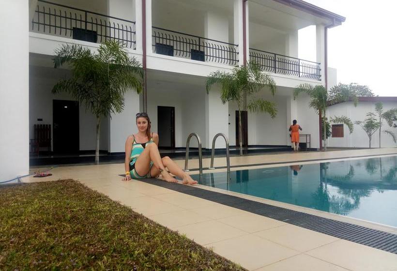 Отель Sea Lagoon Beach