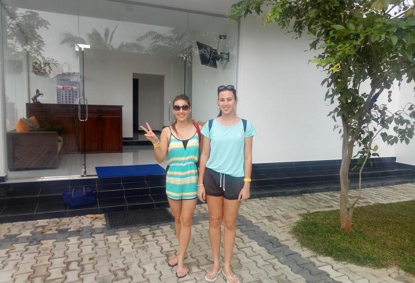 Отель Sea Lagoon Beach