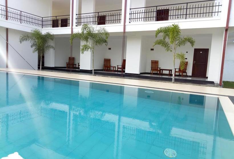 Отель Sea Lagoon Beach