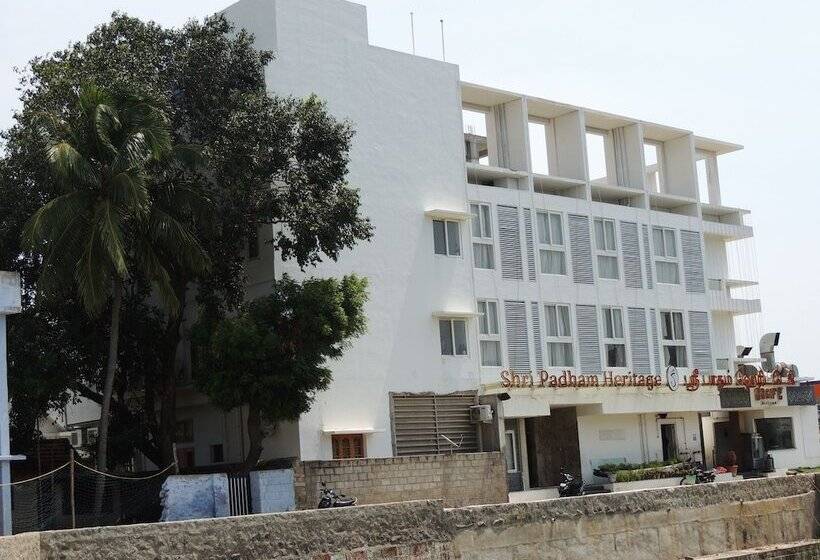 호텔 Shri Padham Heritage