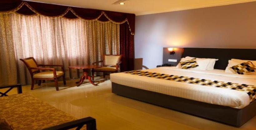 ホテル Srichackra International