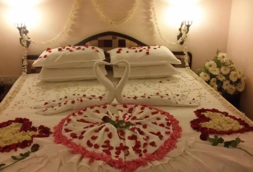 ホテル Srichackra International